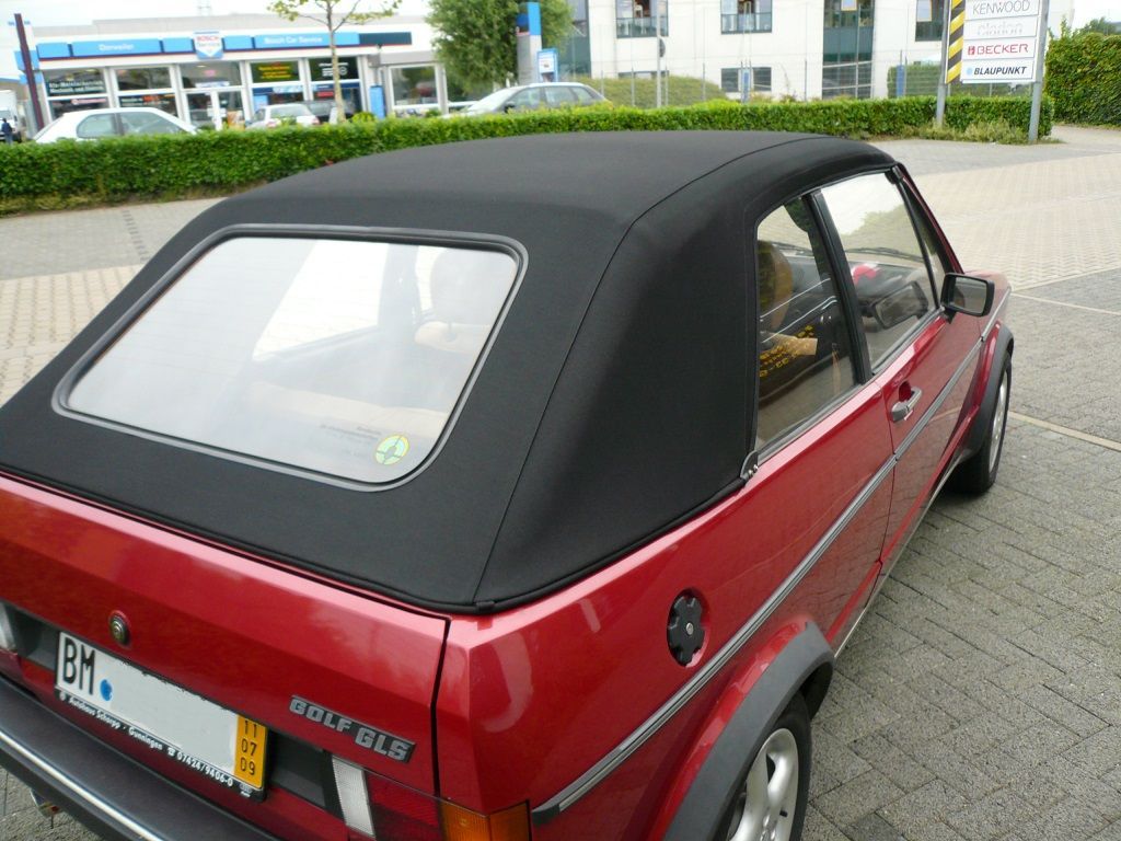 Golf 1 Cabrio, Verdeck Bezug in Sonnenland Stoff schwarz geliefert und montiert.