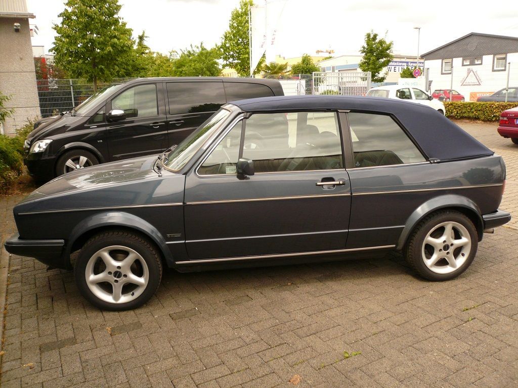 Golf 1 Cabrio, Verdeck Bezug in Sonnenland Stoff schwarz geliefert und montiert.