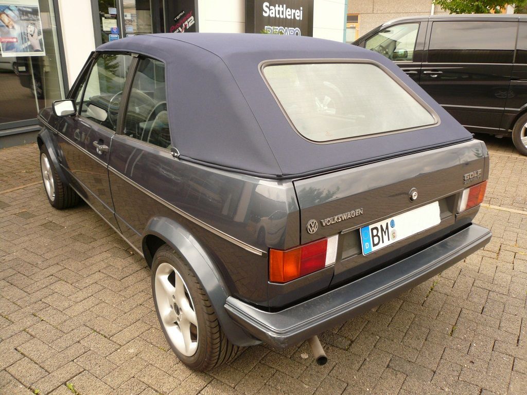 Golf 1 Cabrio, Verdeck Bezug in Sonnenland Stoff schwarz geliefert und montiert.