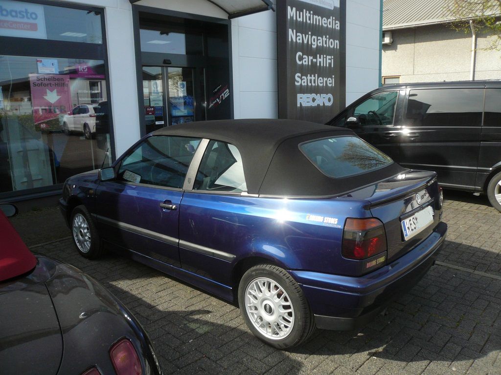 Golf 3 Cabrio, Verdeck Bezug in Sonnenland Stoff schwarz geliefert und montiert.