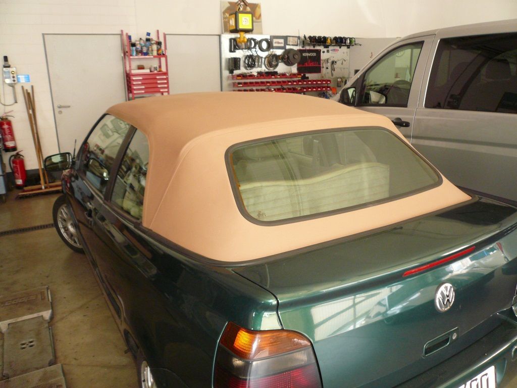 Golf 3 Cabrio, Verdeck Bezug in Sonnenland Stoff schwarz geliefert und montiert.