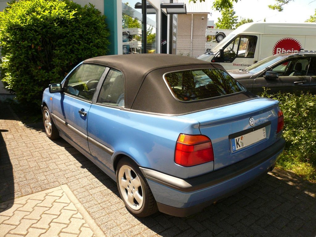 Golf 3 Cabrio, Verdeck Bezug in Sonnenland Stoff schwarz geliefert und montiert.