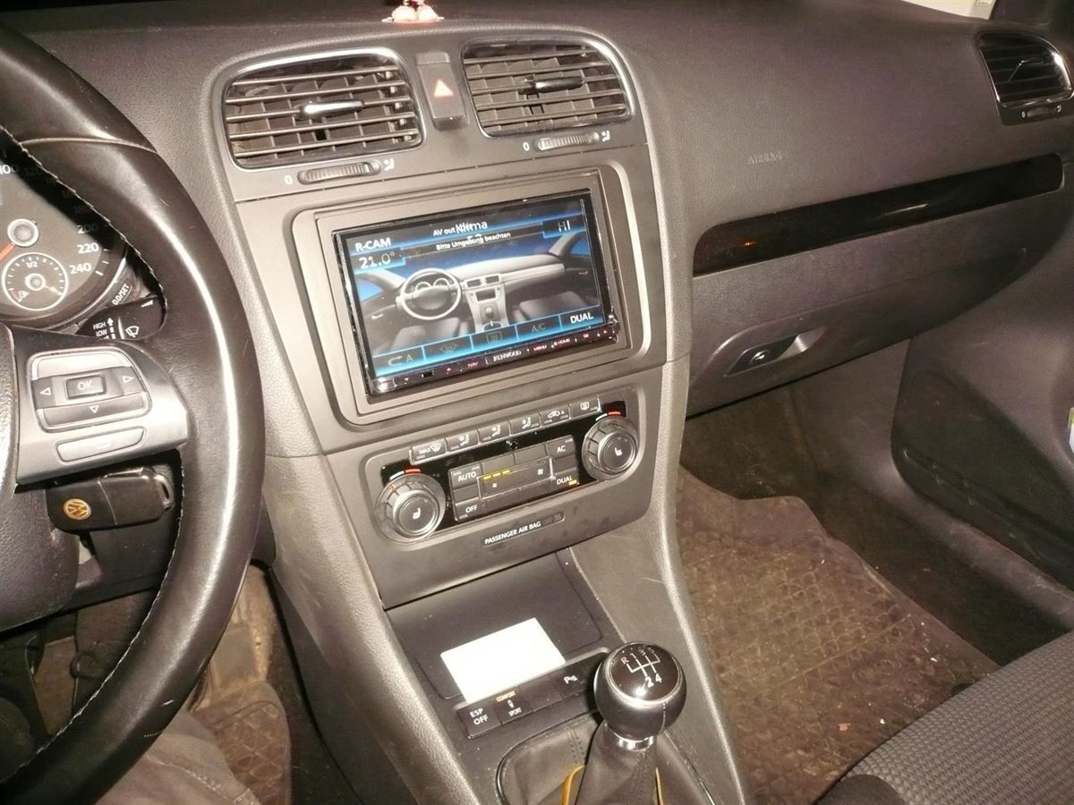 Kenwood DNX8061DAB mit Interface für die Darstellung der Klimaeinstellungen und PDC Darstellung im Golf 5 nachgerüstet.