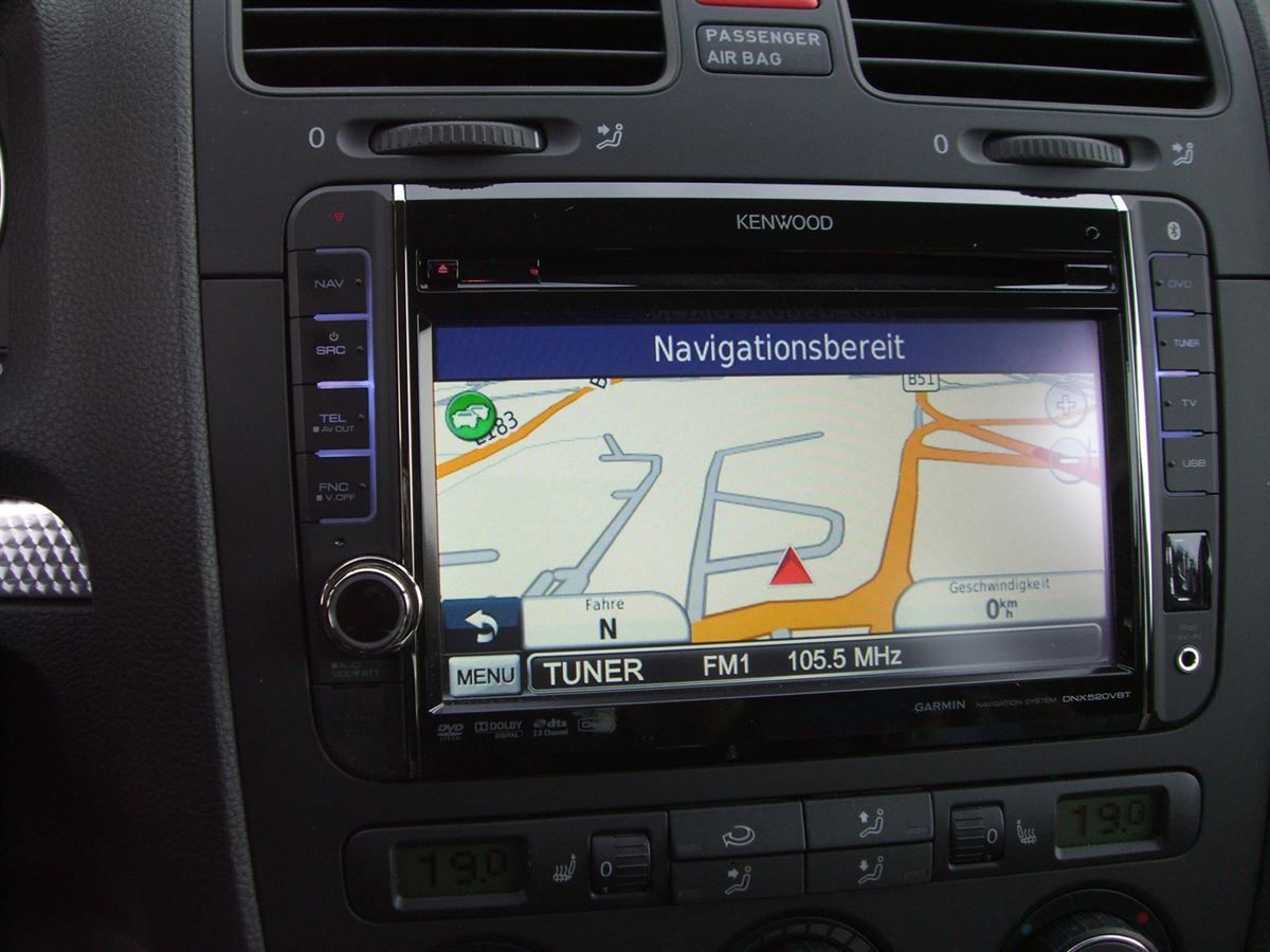 Kenwood VW Navigation DNX520VBT im Golf 6 nachgerüstet.