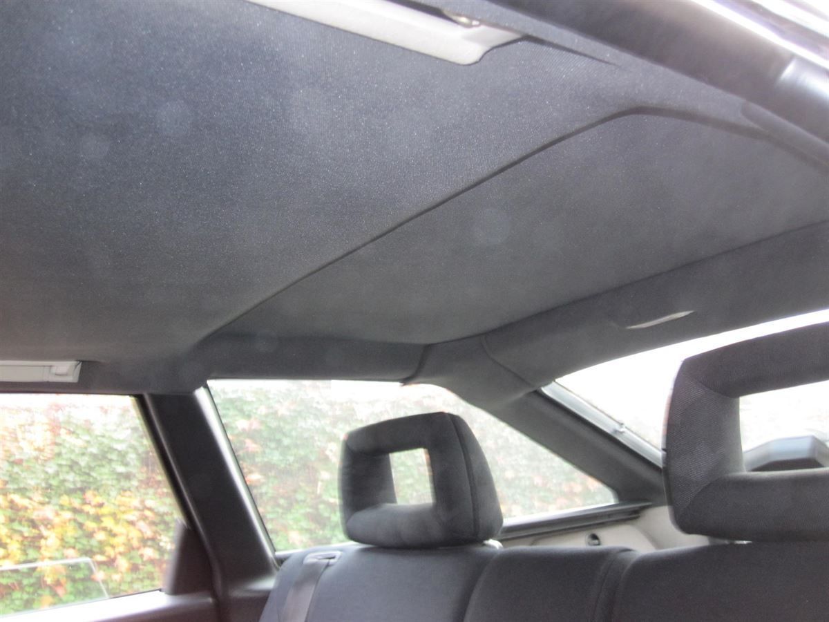 Audi 100 Innenausstattung, Türverkleidungen und Himmel in Recaro Stoff Artista/Nardo schwarz neu angefertigt und montiert.