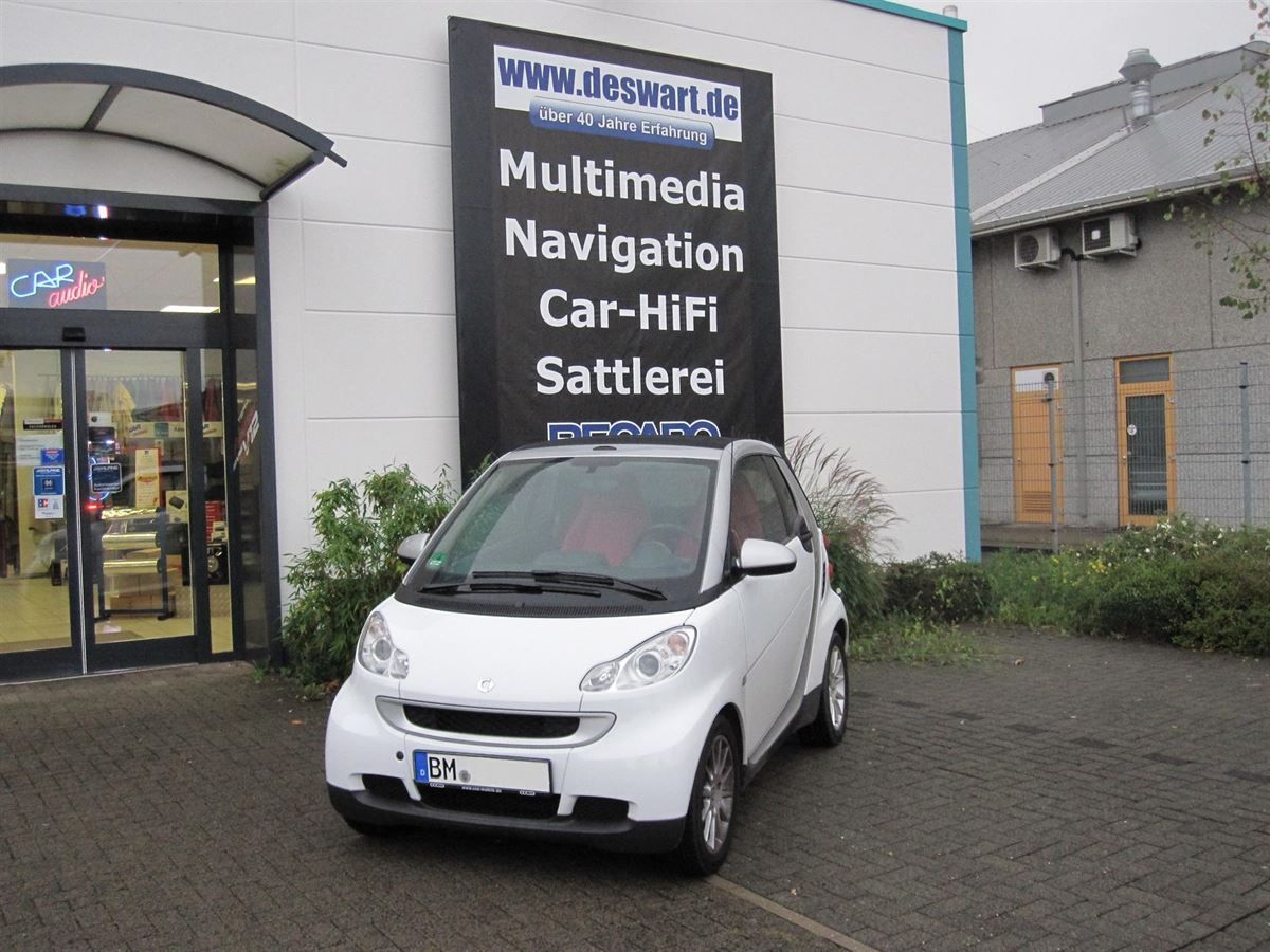 Smart ForTwo Sitzbezüge in pinken Leder neu angefertigt und montiert.