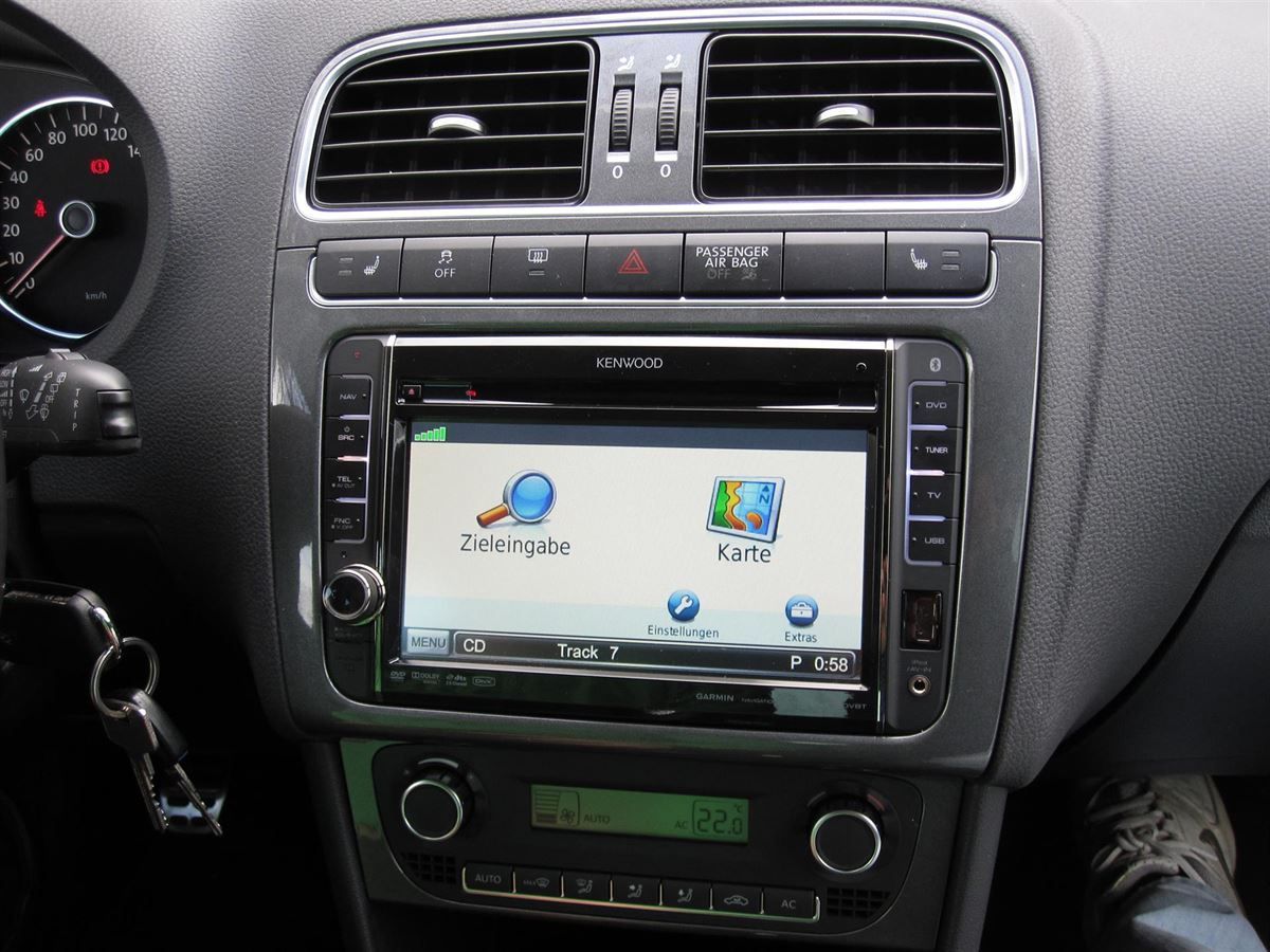 Kenwood DNX520VBT in VW Polo nachgerüstet.