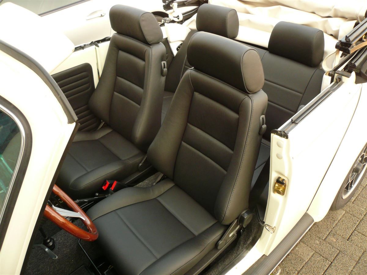 RECARO Spezialist Sitze in Leder neu bezogen & im Käfer montiert.