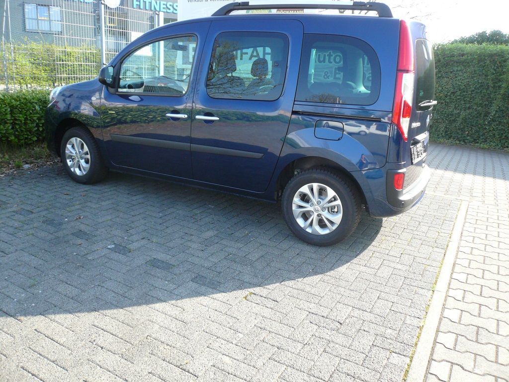 2-stufige Carbon Sitzheizung im Renault Kangoo nachgerüstet.