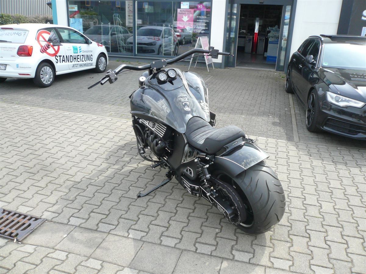 Sitzpolsterung angefertigt & angepasst. Bezug aus Leder/Alcantara nach Vorgabe angefertigt und montiert.