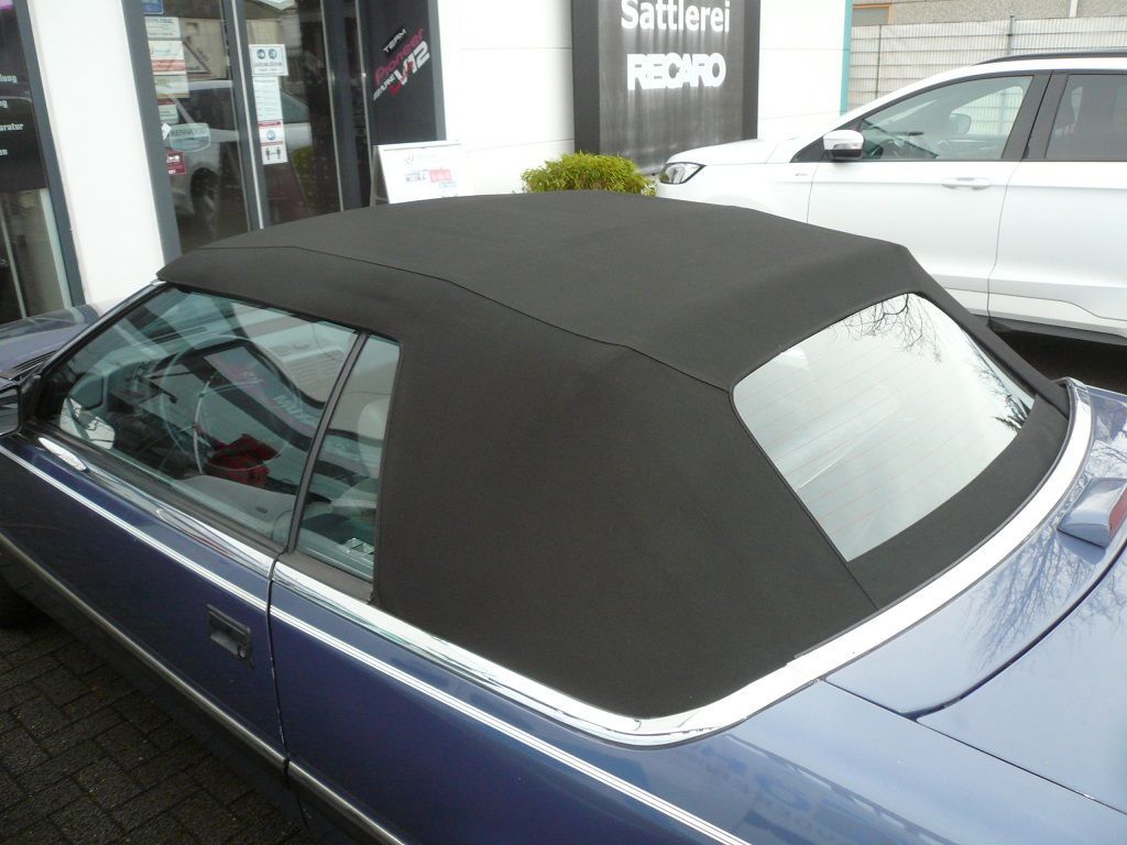 Chrysler Le Baron , Verdeck Bezug in Sonnenland Stoff schwarz mit beheizter Glasheckscheibe geliefert und montiert.