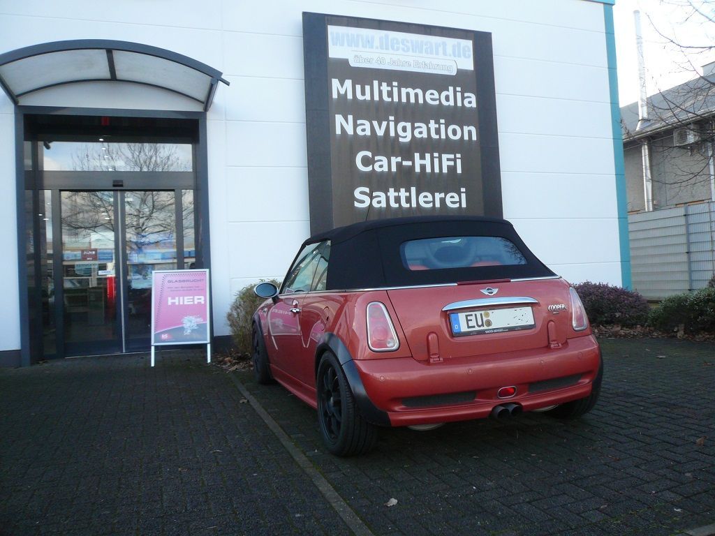 BMW Mini, Verdeckbezug Sonnenland Stoff schwarz mit beheizter Heckscheibe geliefert und montiert.