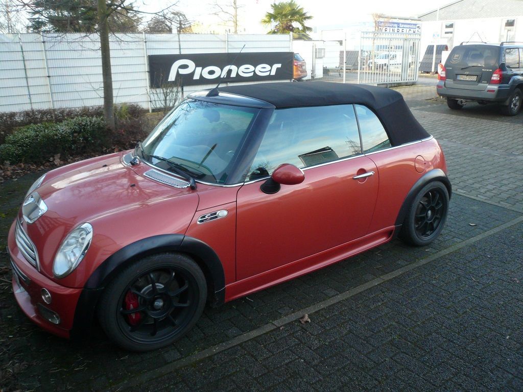 BMW Mini, Verdeckbezug Sonnenland Stoff schwarz mit beheizter Heckscheibe geliefert und montiert.