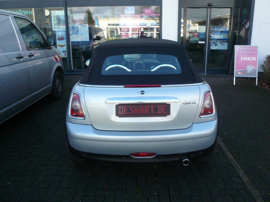 BMW Mini, Verdeckbezug Sonnenland Stoff schwarz mit beheizter Heckscheibe geliefert und montiert.
