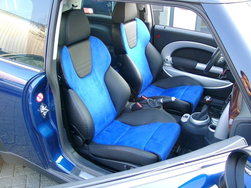 Mini Cabrio komplette Innenausstattung in Leder Schwarz/blau neu angefertigt und montiert.