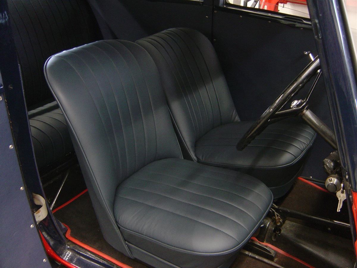 Moris von 1936, Innenausstattung  in Leder neu angefertigt und montiert.