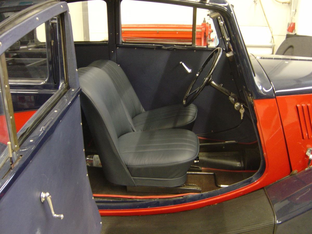 Moris von 1936, Innenausstattung  in Leder neu angefertigt und montiert.