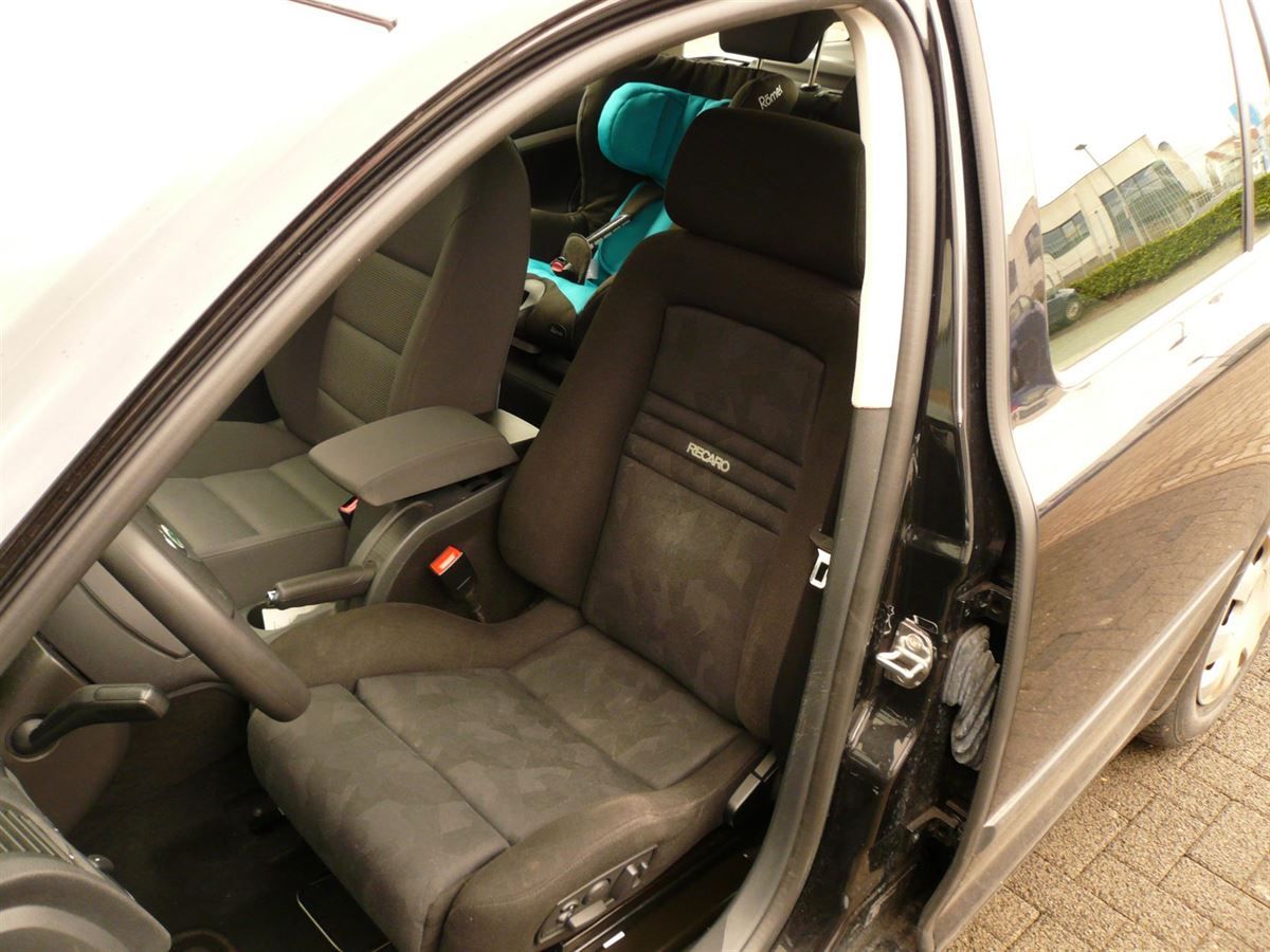 RECARO Ergomed ES im Octavia montiert.