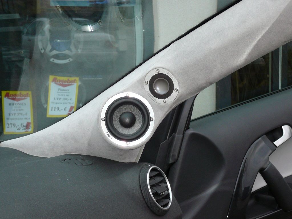 Focal Utopia Beryllium 3-Wege High-Endsystem vollaktiv als Frontsystem. Hoch- Mitteltöner in die A-Säule eingearbeitet.