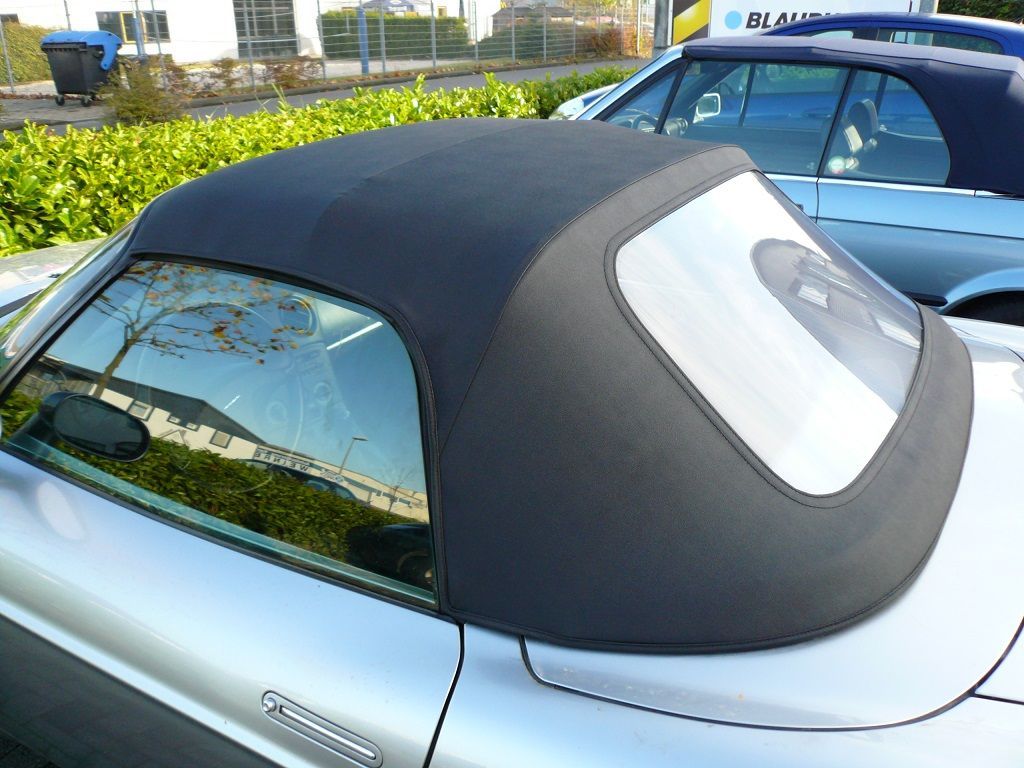 Fiat Barchetta , Verdeckbezug Sonnenland Stoff schwarz geliefert und montiert.