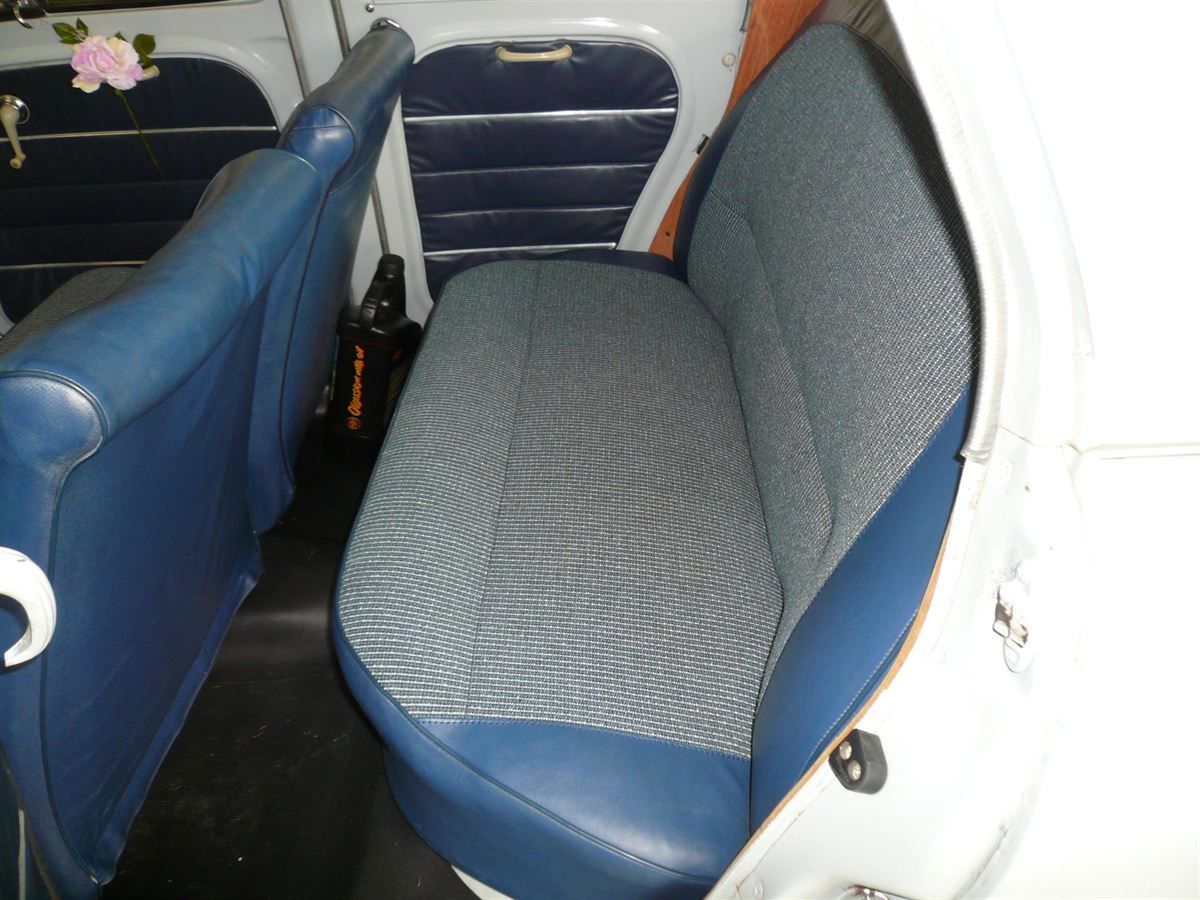 Renault Daufine, Innenausstattung in Kunstleder/Stoff neu angefertigt und montiert.