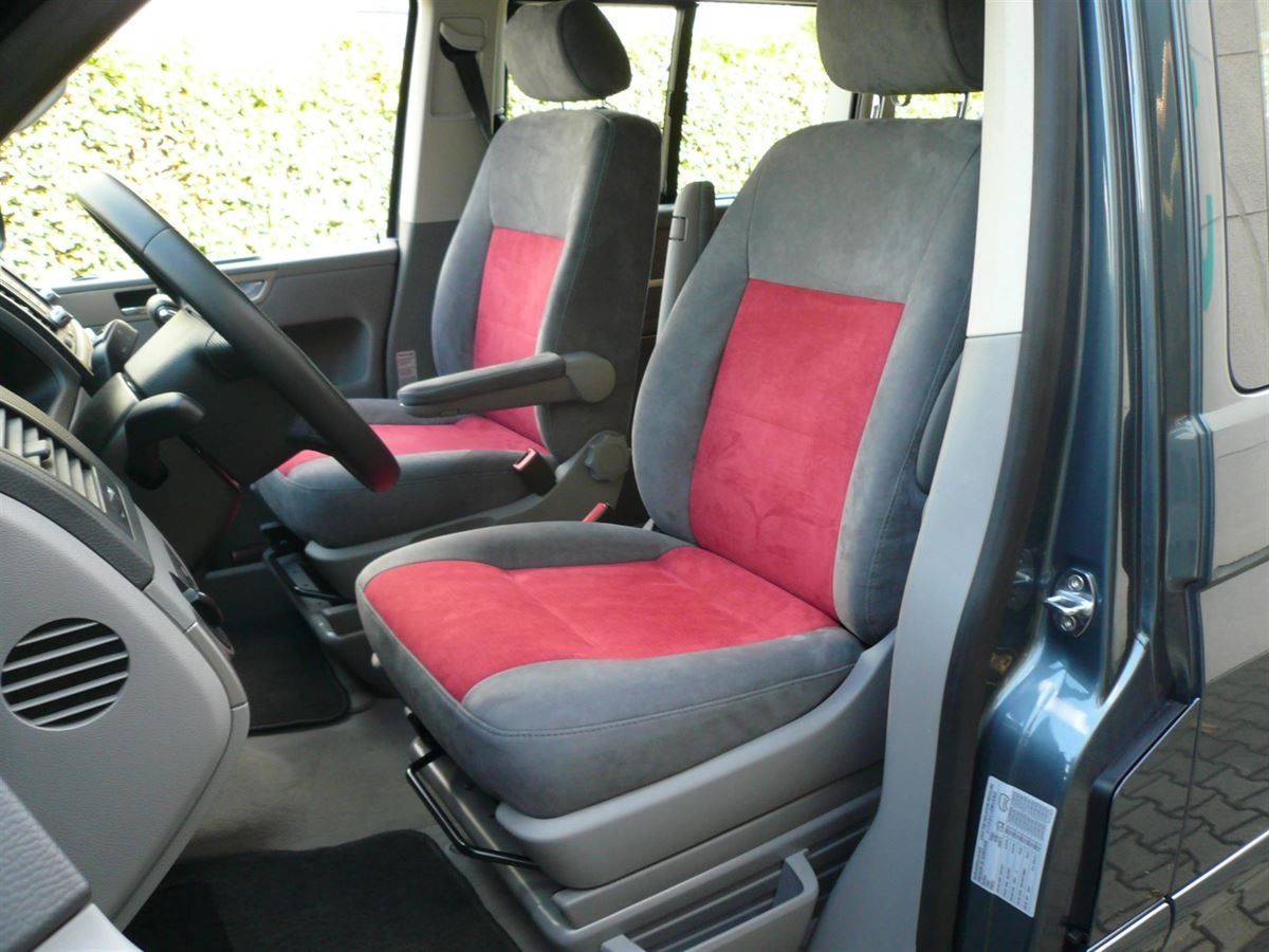 VW T5 Bus, Innenausstattung in Leder/Alcantara neu angefertigt und montiert.