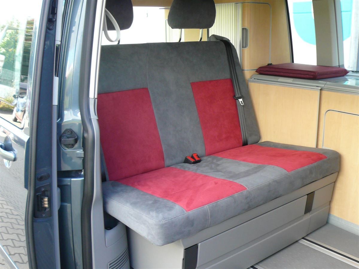 VW T5 Bus, Innenausstattung in Leder/Alcantara neu angefertigt und montiert.