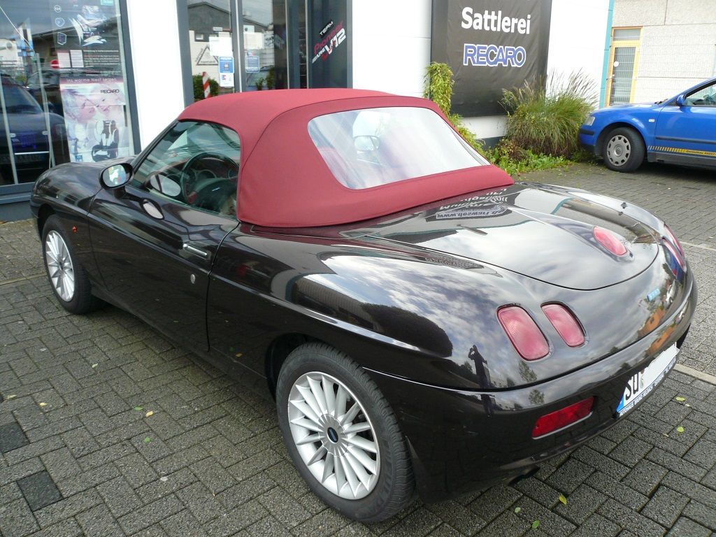 Fiat Barchetta , Verdeckbezug Sonnenland Stoff schwarz geliefert und montiert.