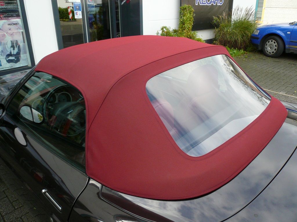 Fiat Barchetta , Verdeckbezug Sonnenland Stoff schwarz geliefert und montiert.