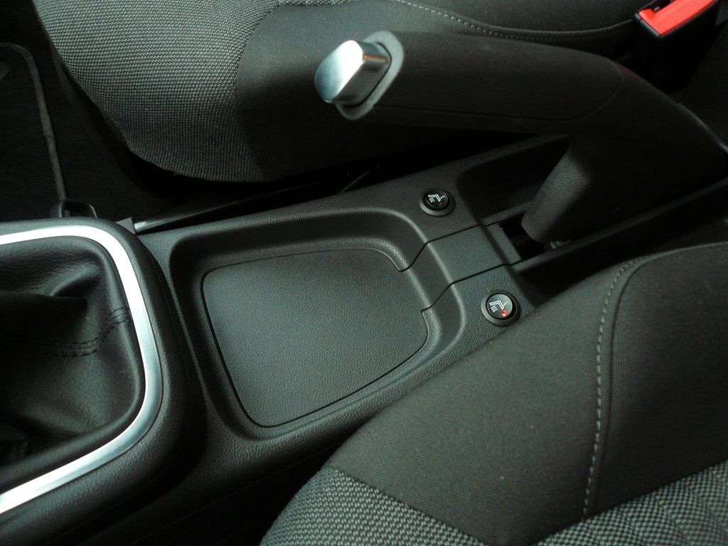 2-stufige Carbon Sitzheizung im VW Golf 6 nachgerüstet.