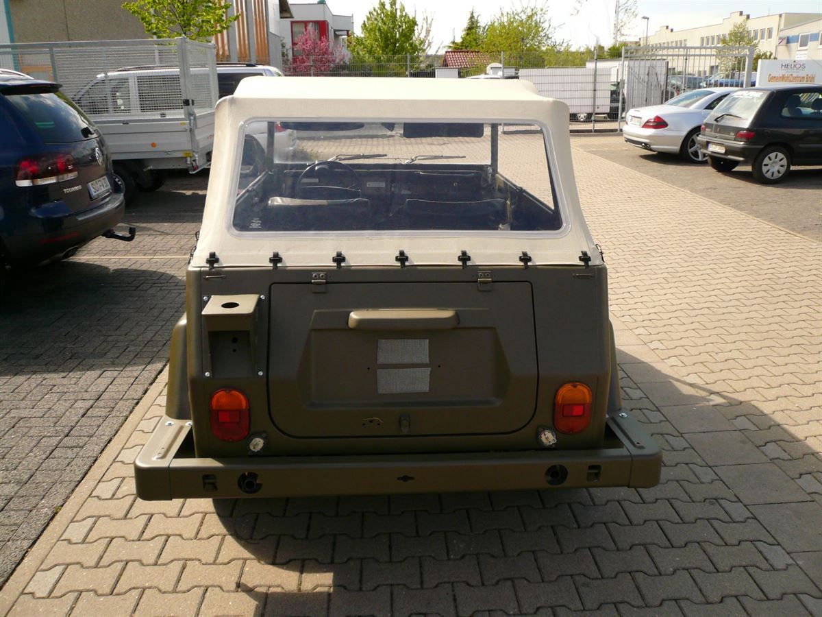 Verdeckbezug neu geliefert und montiert.