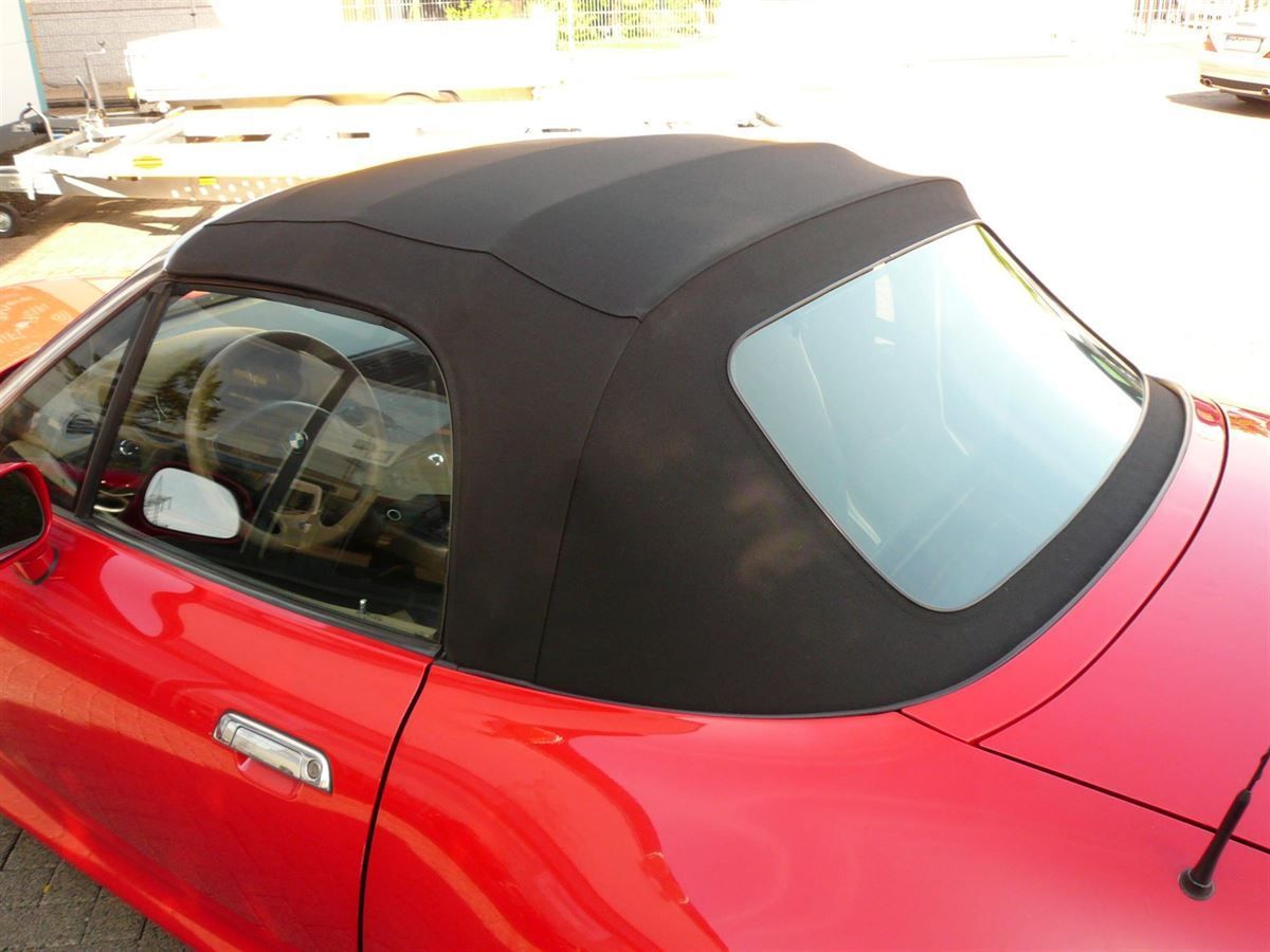 BMW Z3 , Verdeckbezug Sonnenland Stoff schwarz geliefert und montiert.
