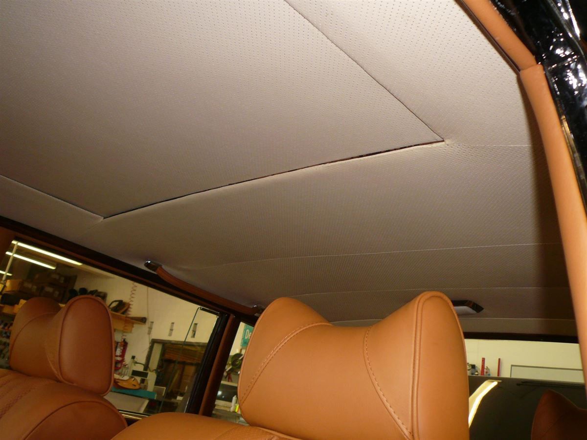 Komplette Innenausstattung, Himmel & Teppichgarnitur neu angefertigt und montiert.