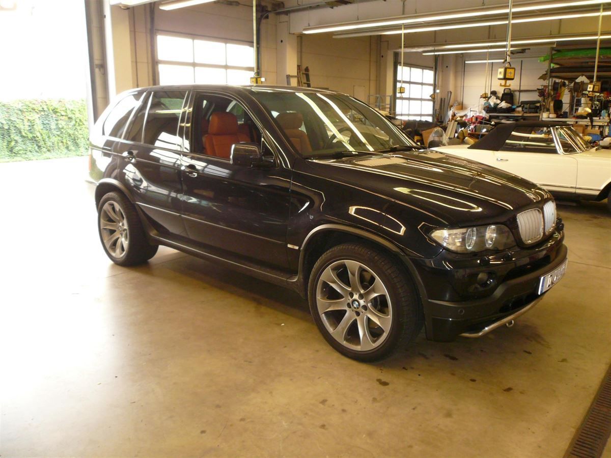 RECARO Ergomed ES in BMW Leder neu bezogen & im BMW X5 montiert.