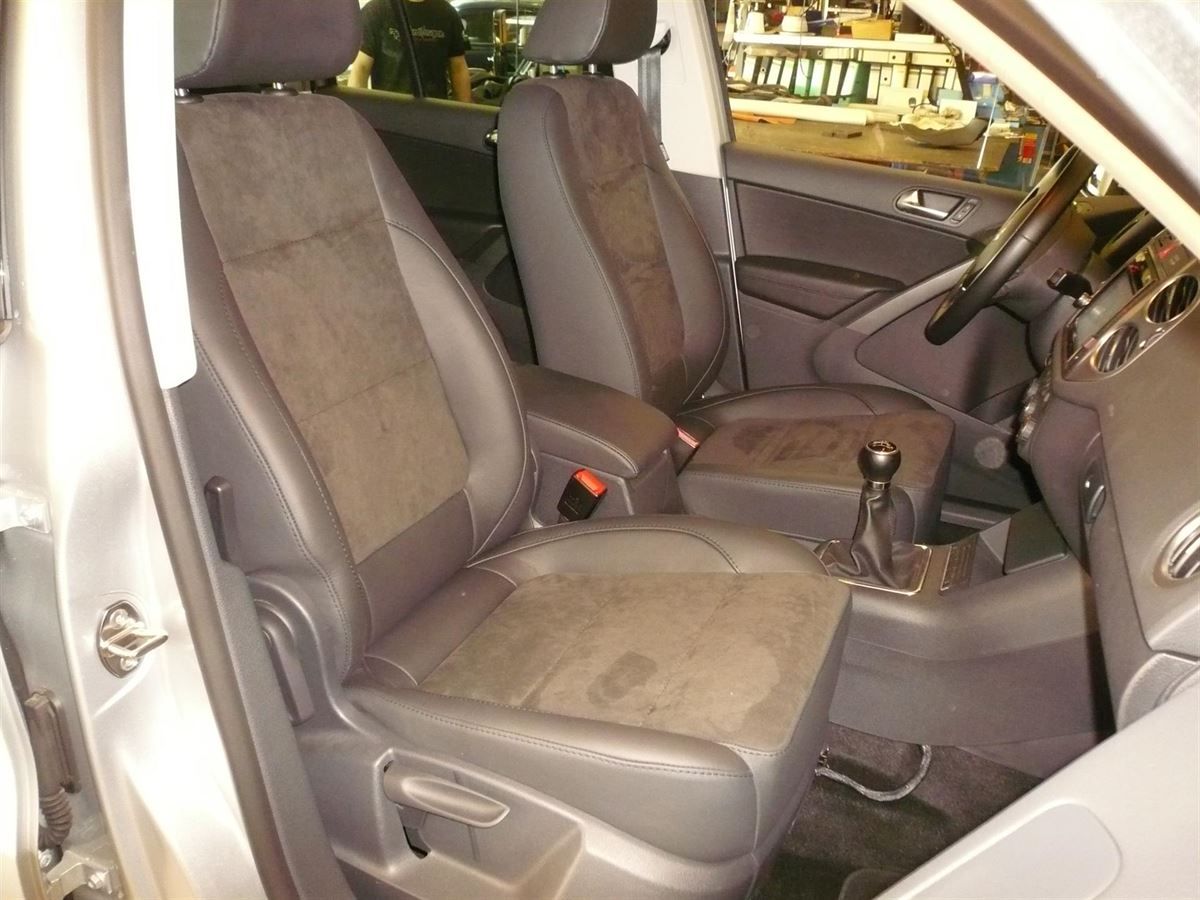 VW Tiguan, Innenausstattung in Leder/Alcantara neu angefertigt und montiert.