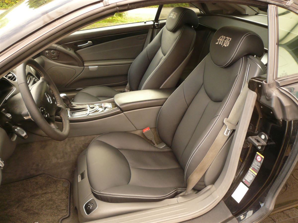 Mercedes SL Typ R230, Innenausstattung in Mercedes Leder neu angefertigt und montiert. Kunden Initiale eingestickt.