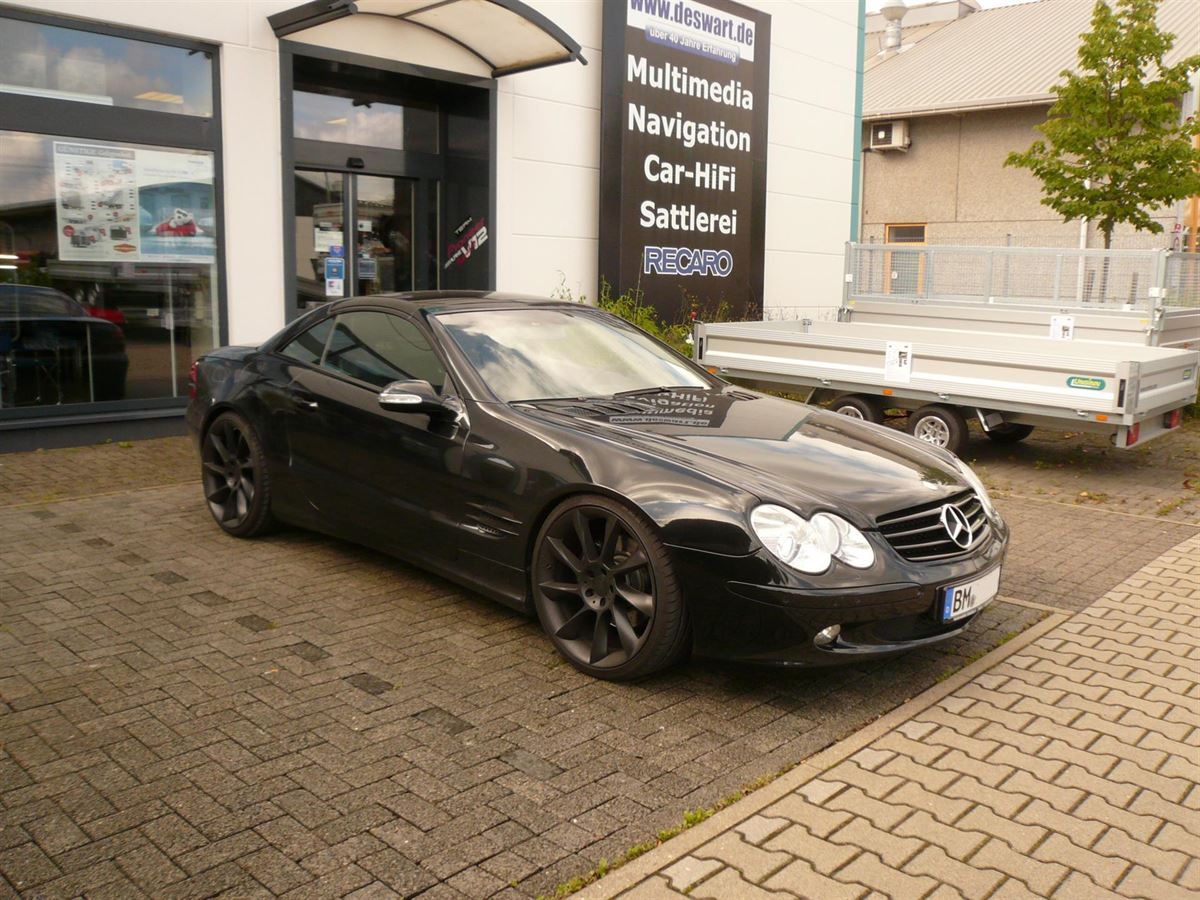 Mercedes SL Typ R230, Innenausstattung in Mercedes Leder neu angefertigt und montiert. Kunden Initiale eingestickt.