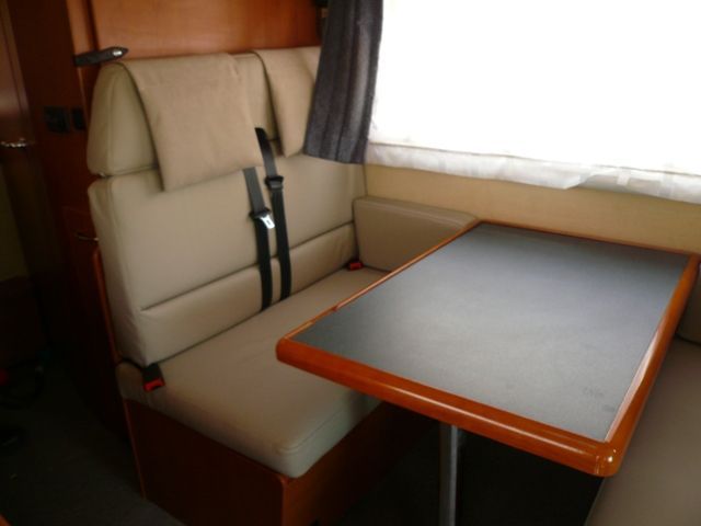 Innenausstattung in Leder / Alcantara neu angefertigt & montiert