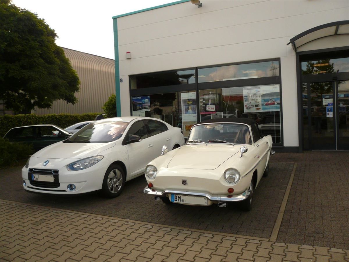 Renault Floride, Verdeckbezug in Sonnenland Stoff schwarz geliefert und montiert.
