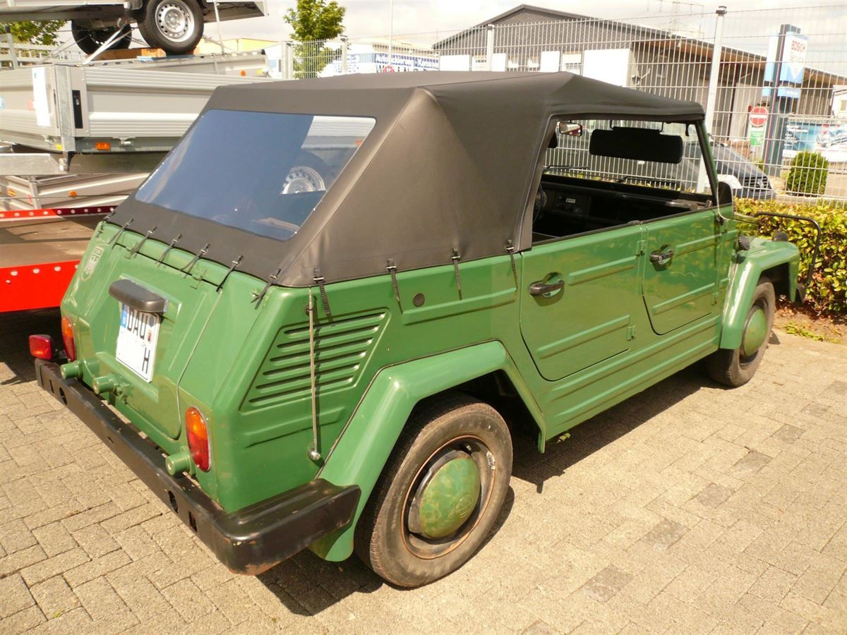 Verdeckbezug neu geliefert und montiert.