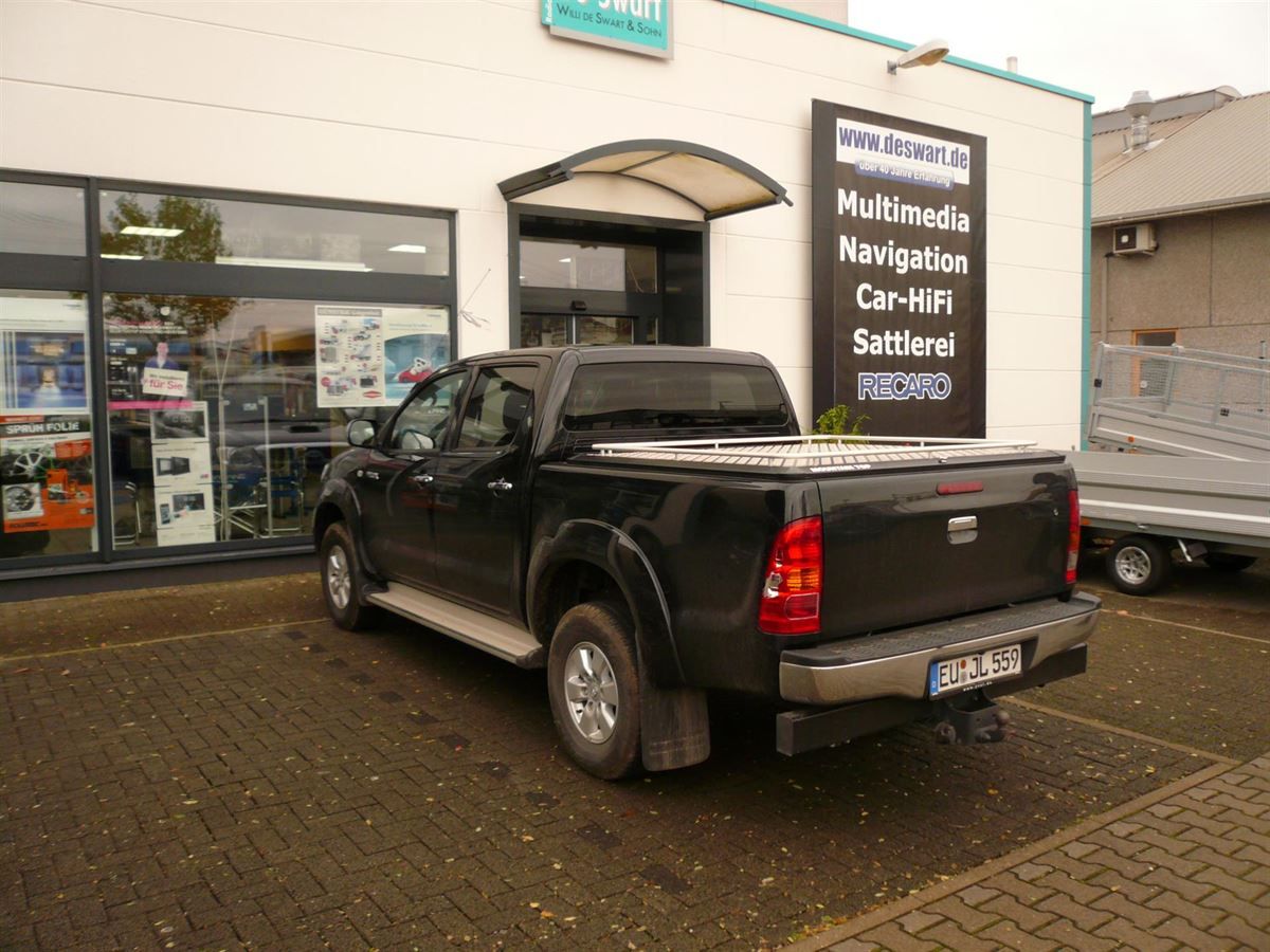 Pioneer AVIC-F80DAB und Rückfahrkamera im Toyota Hilux nachgerüstet.
