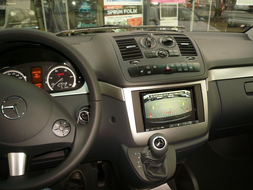 Alpine INE-W928R 8 Zoll Navigation mit Rückfahrkamera im MB Vito nachgerüstet