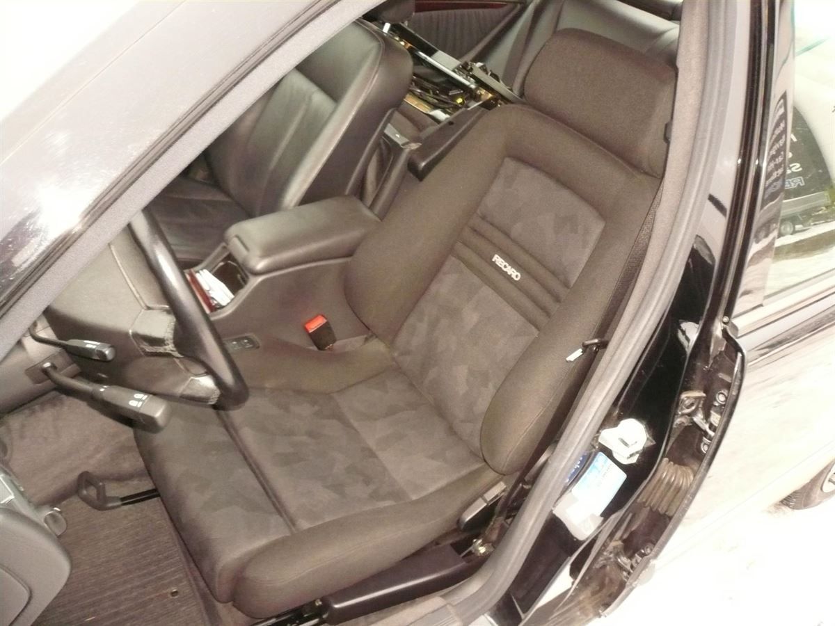 RECARO Ergomed DS in der E-Klasse nachgerüstet.