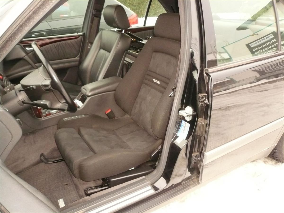 RECARO Ergomed DS in der E-Klasse nachgerüstet.