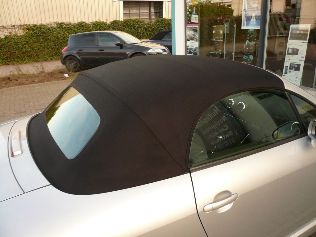 Audi TT , Verdeckbezug Sonnenland Stoff schwarz geliefert und montiert.