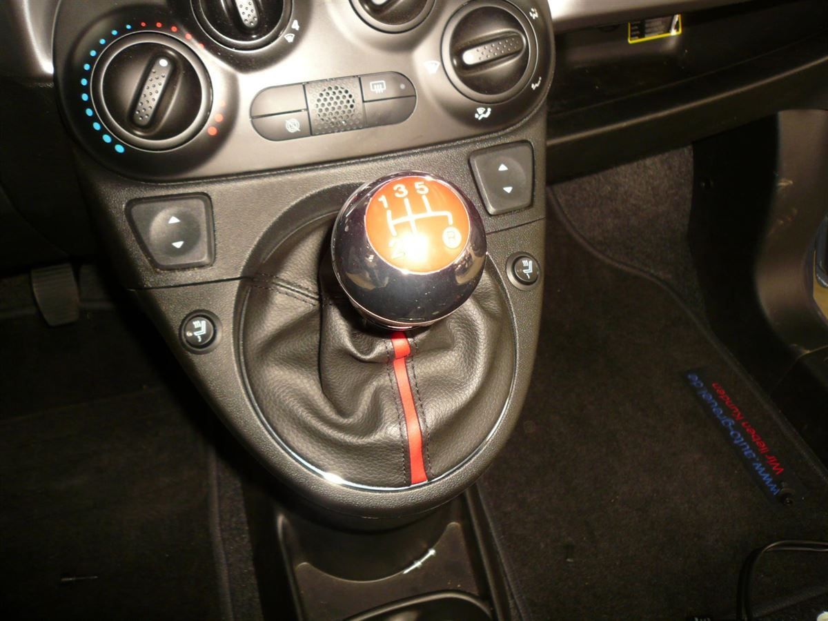Sitzheizung  2stufig im Fiat 500 nachgerüstet.