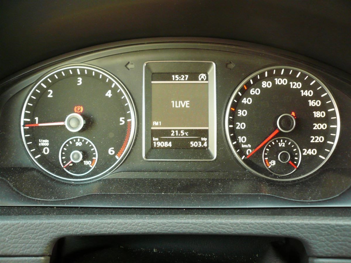 Alpine INE-W925R Navigation nachgerüstet. CanBus Interface Modul zur Darstellung der Klima und PDC auf dem Alpine Gerät. Radio Sender und Navinfos werden auf das Tachodisplay übertragen.