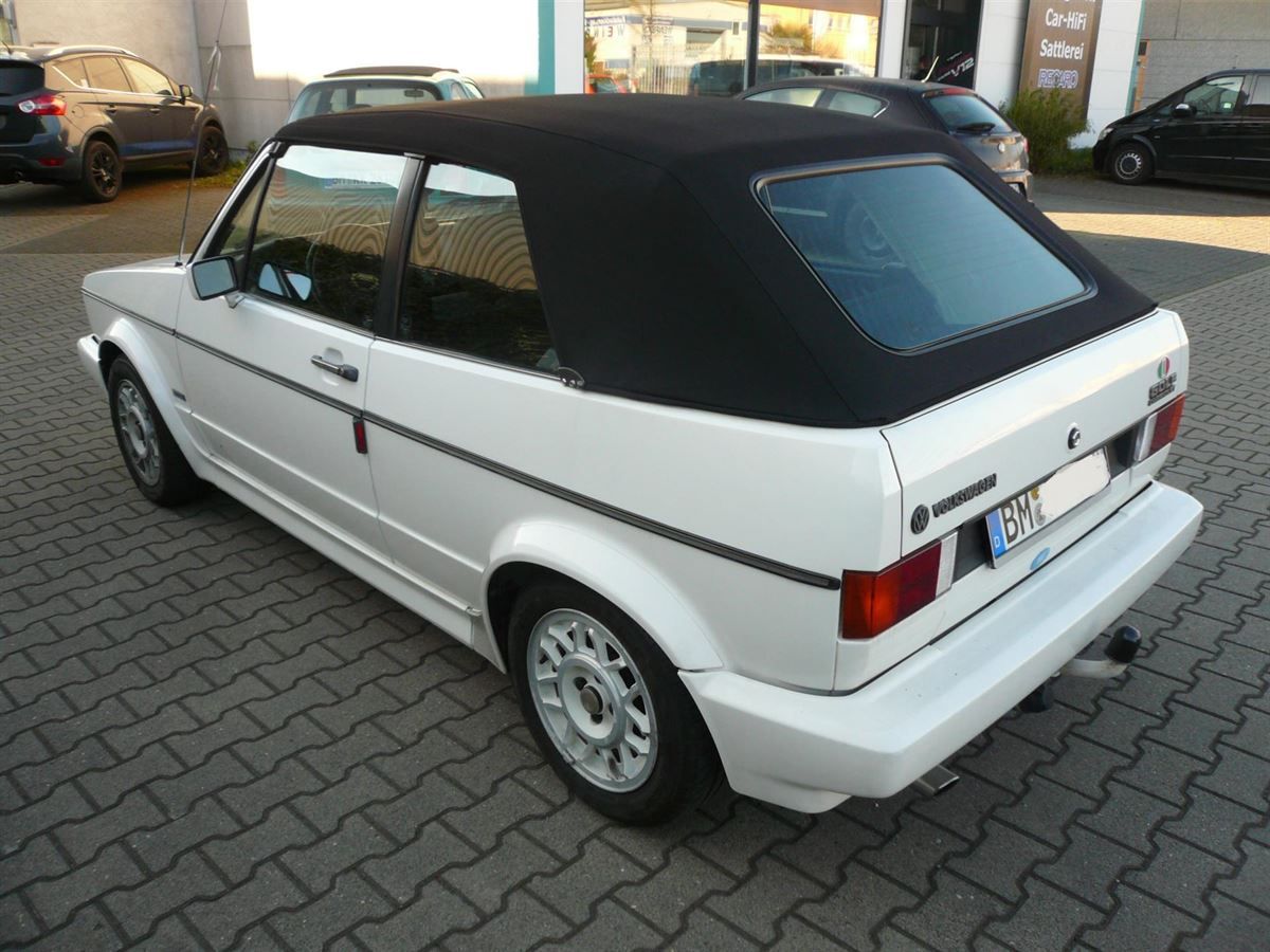 Golf 1 Cabrio, Verdeck Bezug in Sonnenland Stoff schwarz geliefert und montiert.