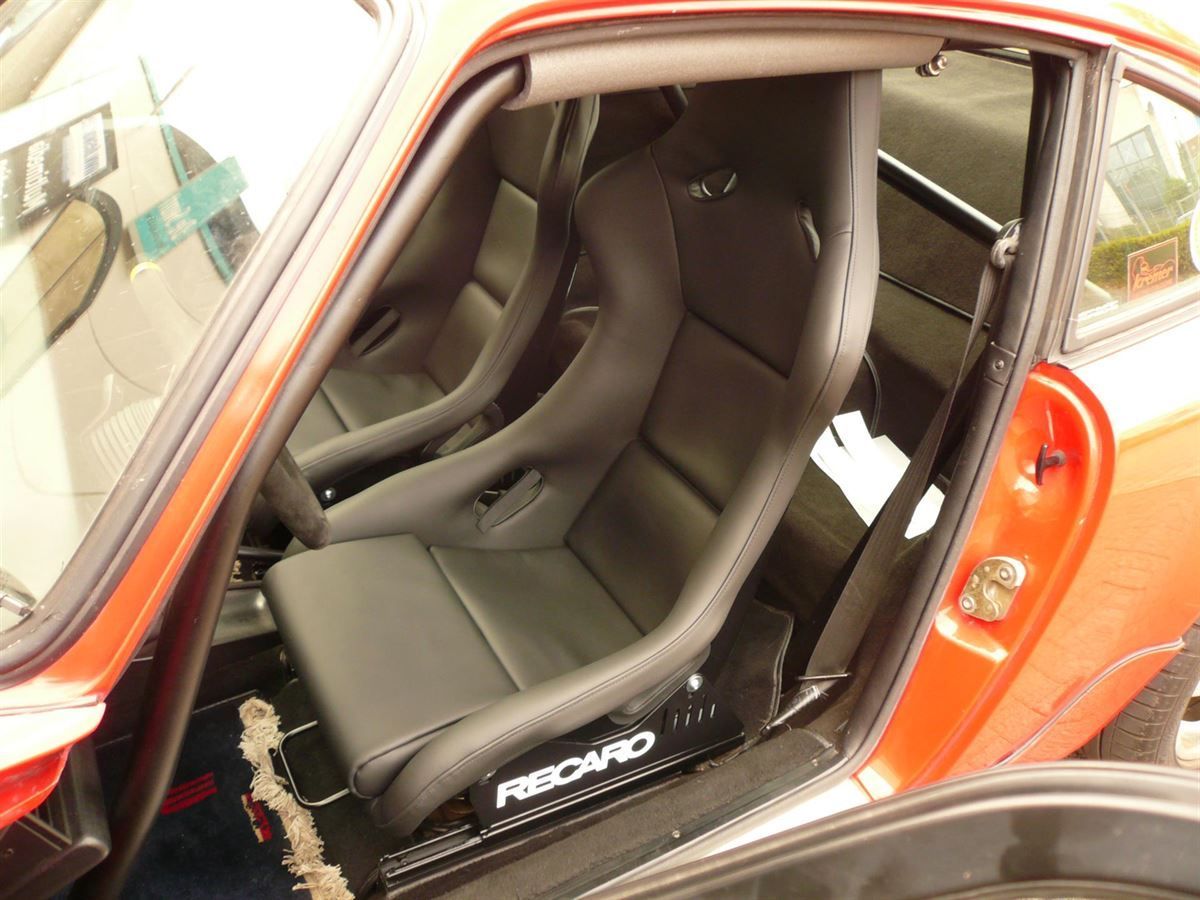 RECARO Pole Position ABE Sitze im Porsche 911 montiert.