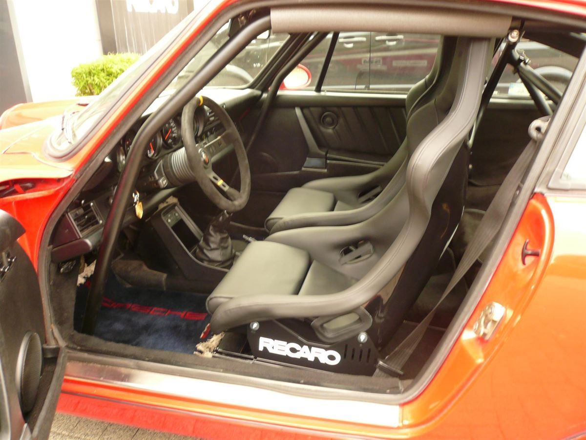 RECARO Pole Position ABE Sitze im Porsche 911 montiert.